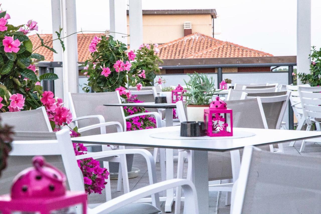 Renzo Hotel Cesenatico Exterior foto